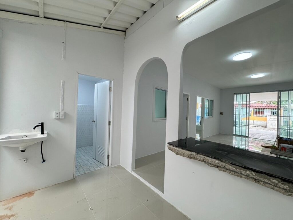 Silakorn Village Phanthong single storey townhouse (1)