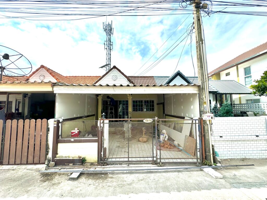 House-located-in-Ang-Sila-Bangsaen (8)