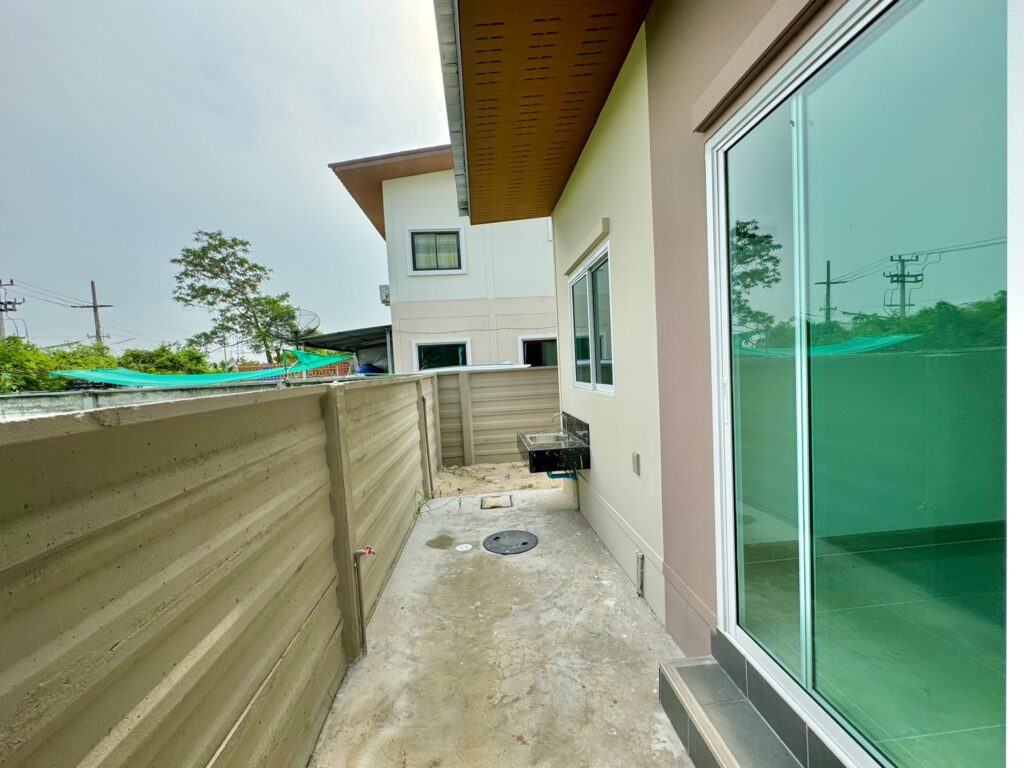 New-house-project-Modern-style-Amata-Phanthong (13)